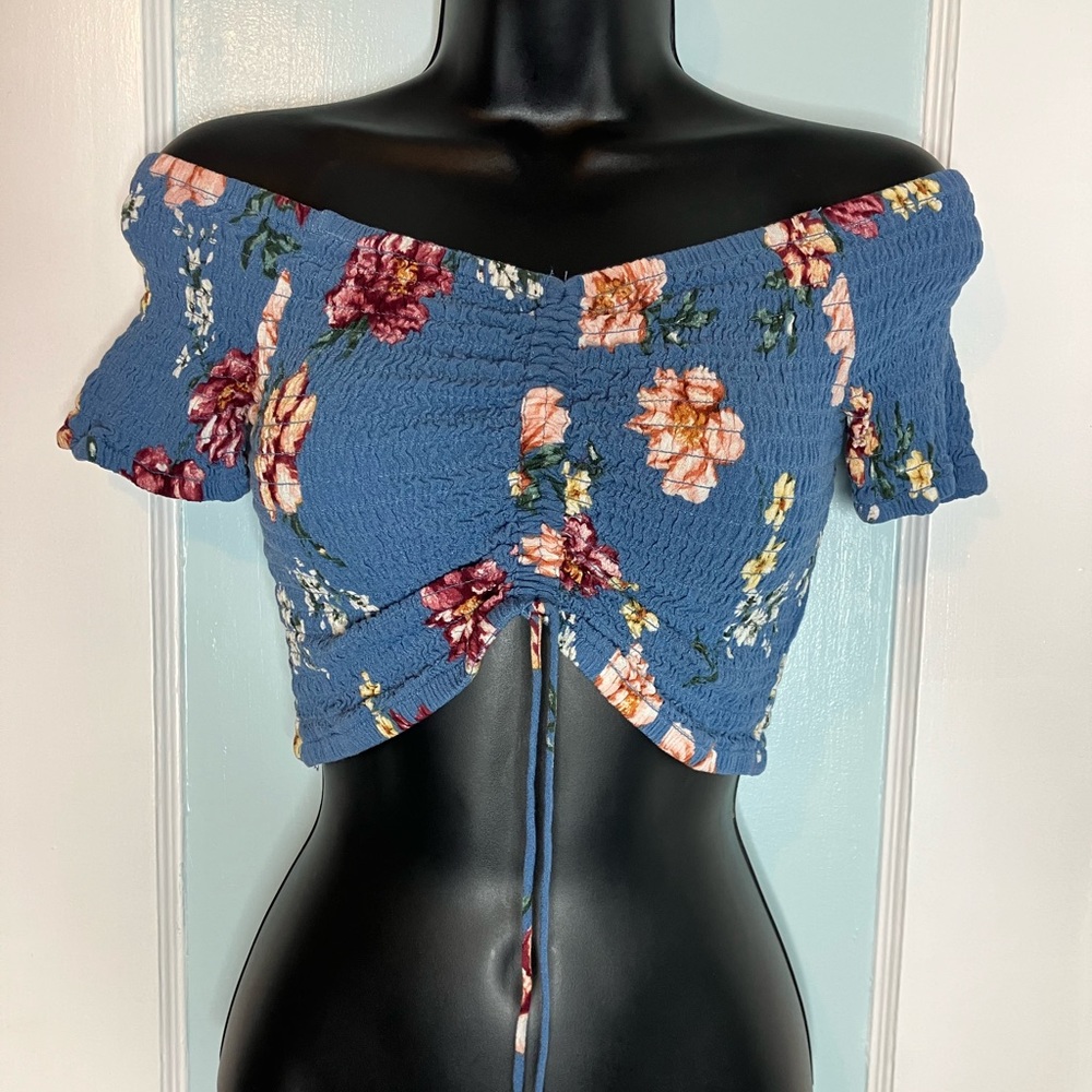 Kendall + Kylie Blue Floral Smocked Off-The-Shoulder Crop Top - Small